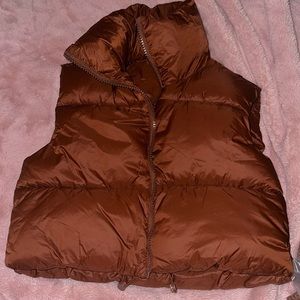 Cropped puffer vest